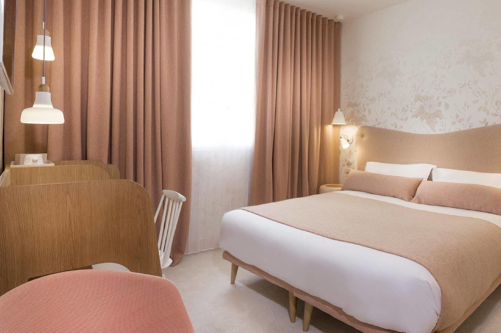 Hotel Le Lapin Blanc Париж Экстерьер фото