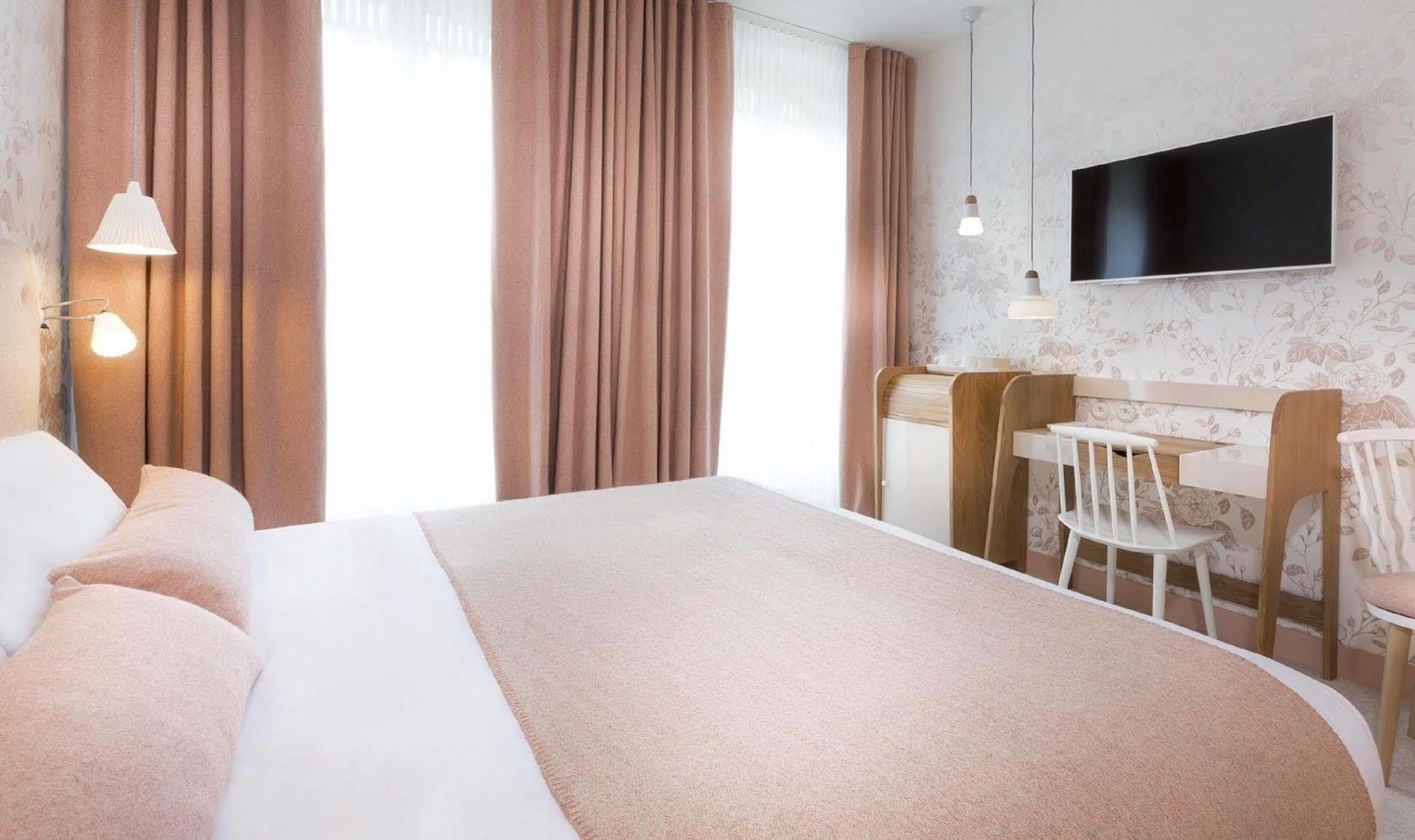 Hotel Le Lapin Blanc Париж Экстерьер фото