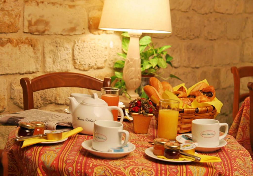 Hotel Le Lapin Blanc Париж Экстерьер фото